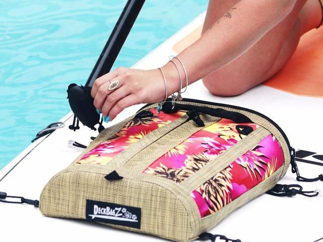 https://www.deckbagz.com/cdn/shop/products/sup_paddleboard_deckbag_pink_1024x1024.JPG?v=1593535011